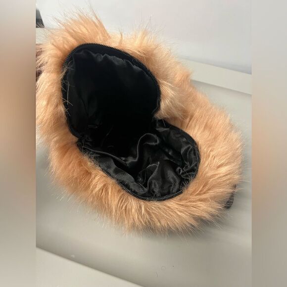 Faux fur mini backpack - Picture 3 of 4